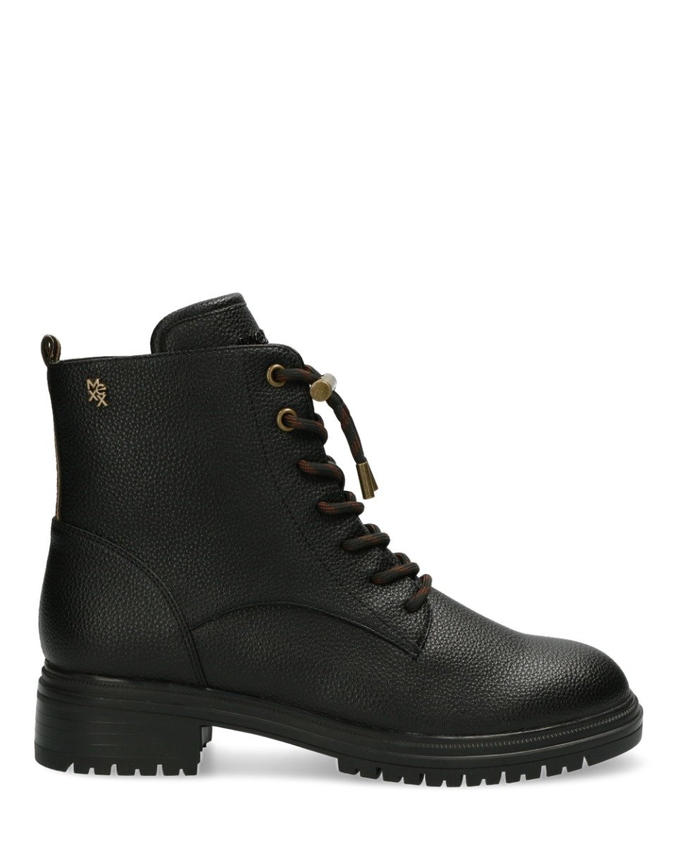 black lace up hiking boots